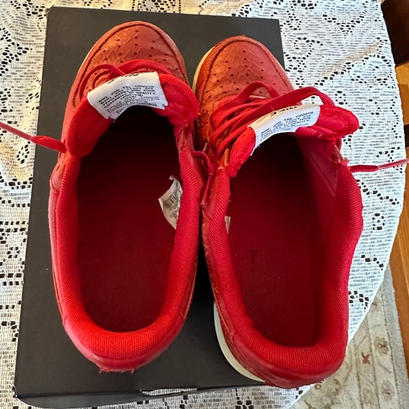 Red Nike Air Force 1s size 9 - Picture 5 of 8